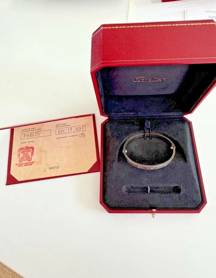 Bracelet Cartier Love authentique en or blanc 18 carats, taille 17, avec certificat.